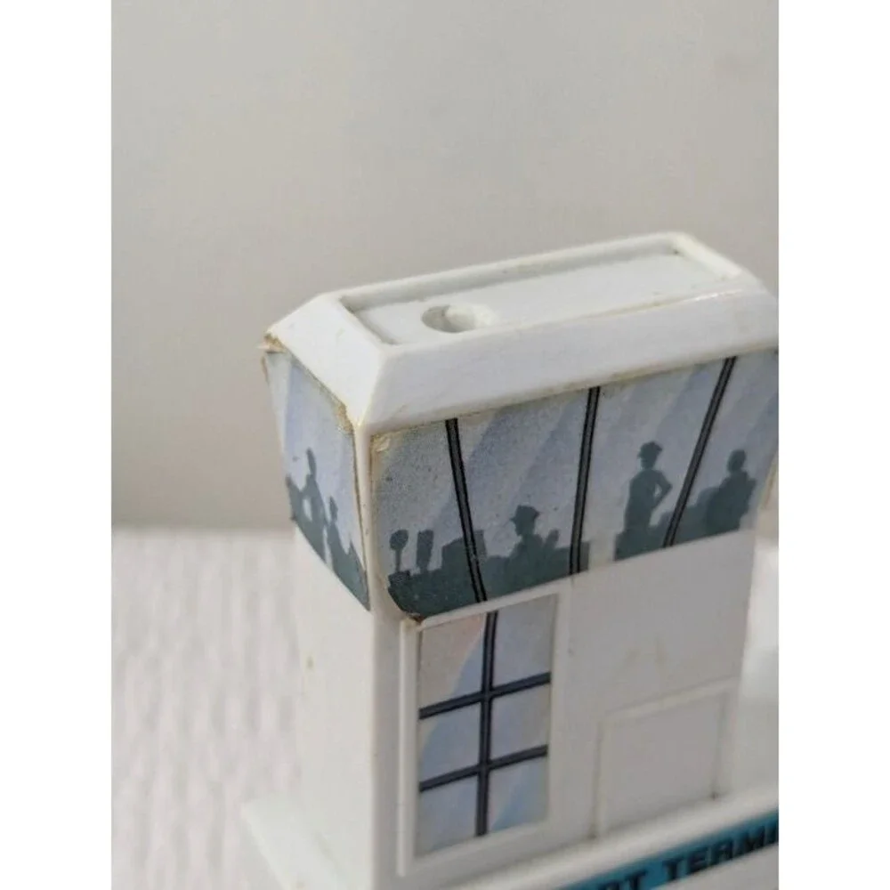 Vintage Micro Machines Super Van City Airport building Galoob replacement part